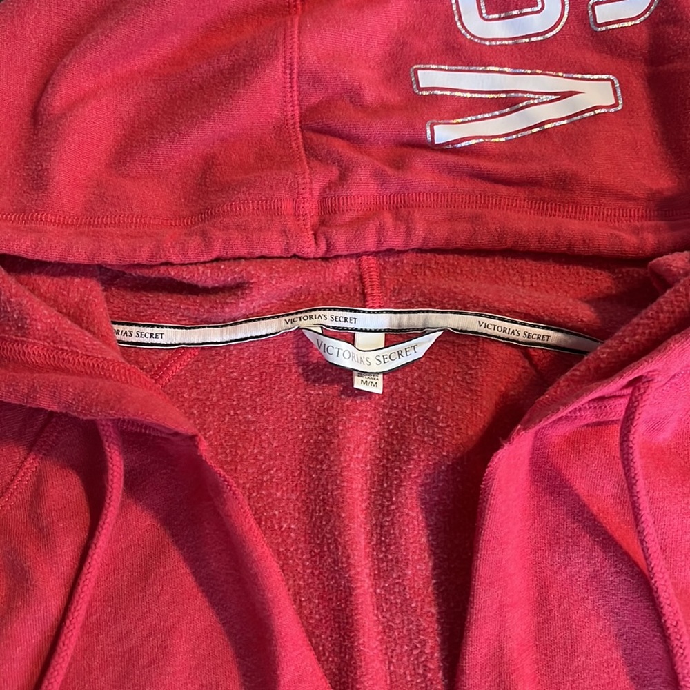 M Victoria Secret pullover - Picture 2 of 6